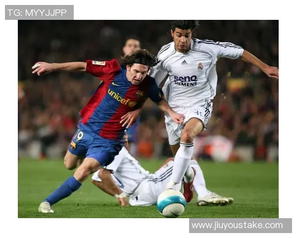 亚马尔社交媒体未关注梅西引发球迷对两人关系的热议与猜测