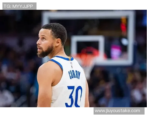 库里再展神勇远投绝技震撼全场证明自己依旧无敌