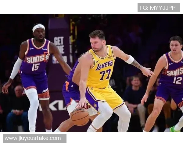 吉莱斯皮称湖人实力强大东契奇缺阵也能依靠其他球员表现