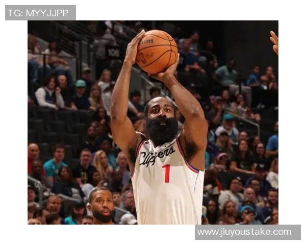 哈登强调主场优势期待后续比赛抓住机会争取胜利