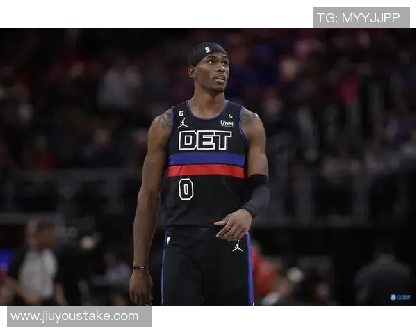 汤姆林表现抢眼10投8中轻松砍下18分6篮板2抢断并贡献5前场板 汤姆林表现抢眼10投8中轻松砍下18分6篮板2抢断并贡献5前场板